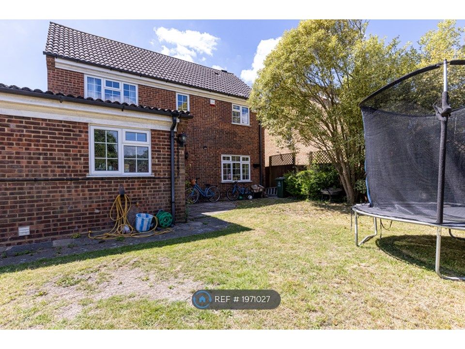 5 bed detached house to rent in Headington Drive, Cambridge CB1, £2,300 pcm