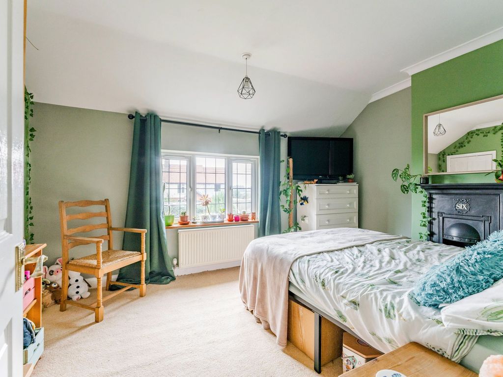 4 bed semi-detached house for sale in Elderbush Lane, Catfield NR29, £325,000