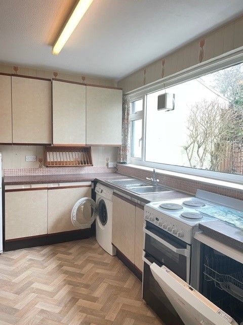 3 bed semi-detached house to rent in Laurels Crescent, Coventry CV7, £1,395 pcm