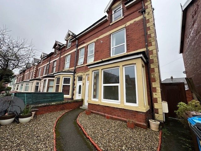 1 bed flat to rent in St. Albans Road, Lytham St. Annes, Lancashire FY8, £550 pcm