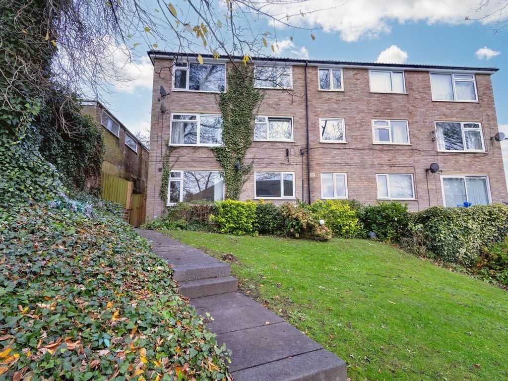 2 bed flat for sale in Gledhow Wood Court, 7 Gledhow Wood Road, Leeds, West Yorkshire LS8, £110,000