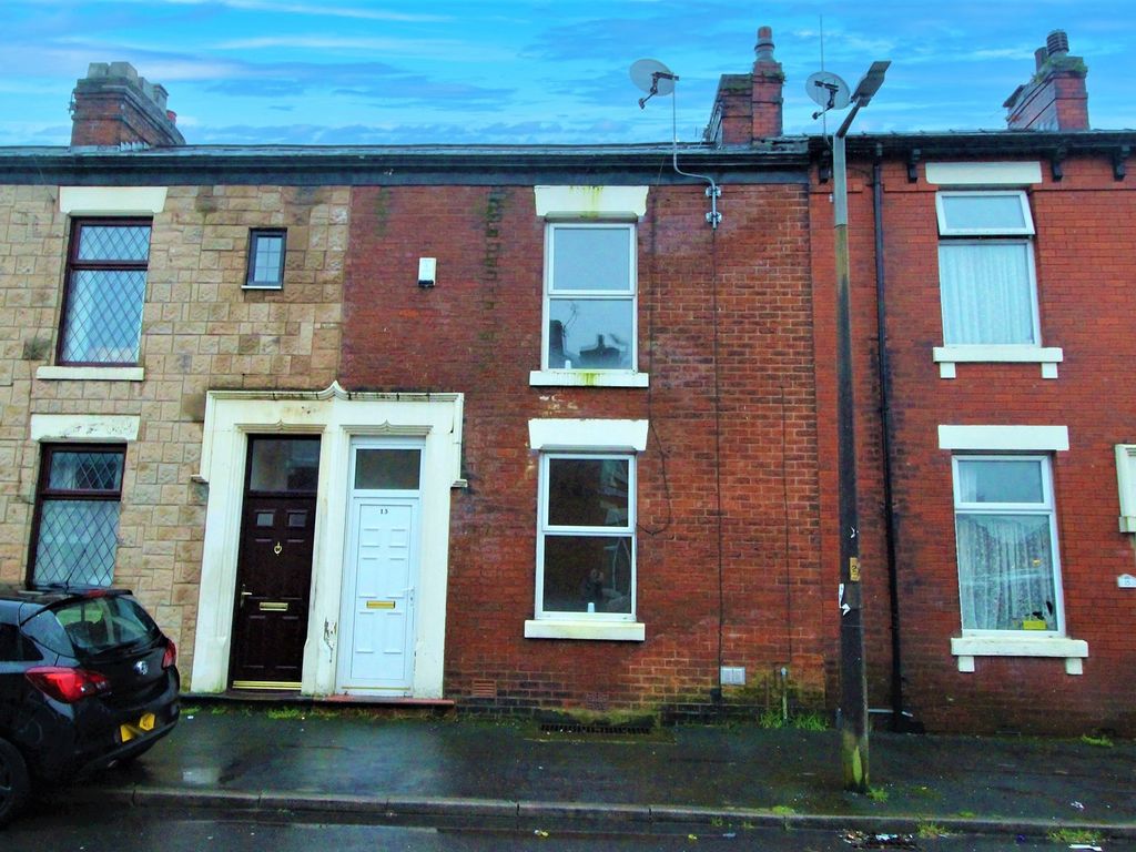 2 bed terraced house for sale in Bridge Road, Preston PR2, £125,000