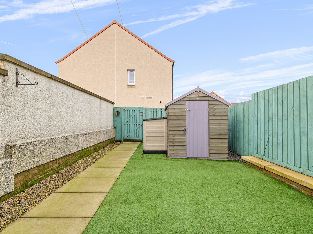 3 bed end terrace house for sale in Franklin Avenue, New Carron FK2, £203,000