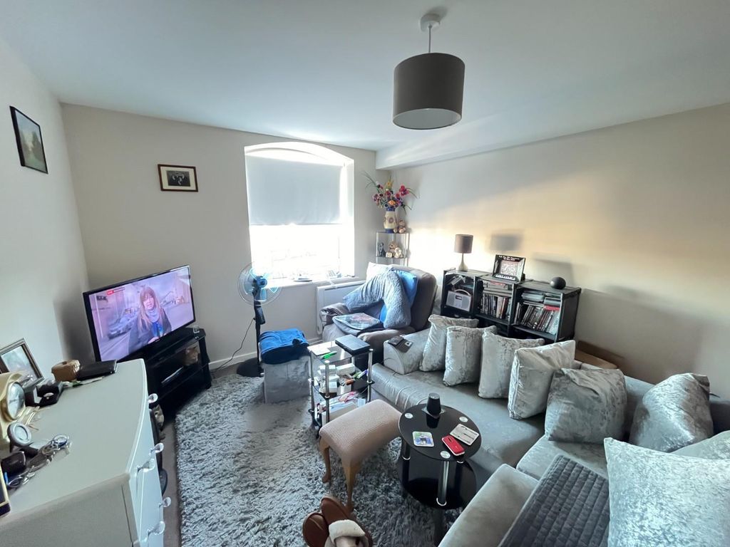 1 bed flat for sale in Station Road, Thirsk YO7, £69,000