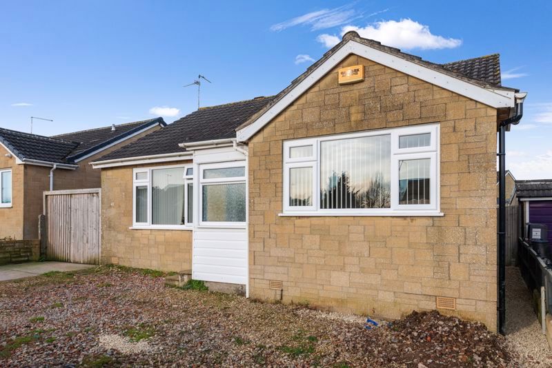 2 bed detached bungalow for sale in Shreen Way, Gillingham SP8, £320,000