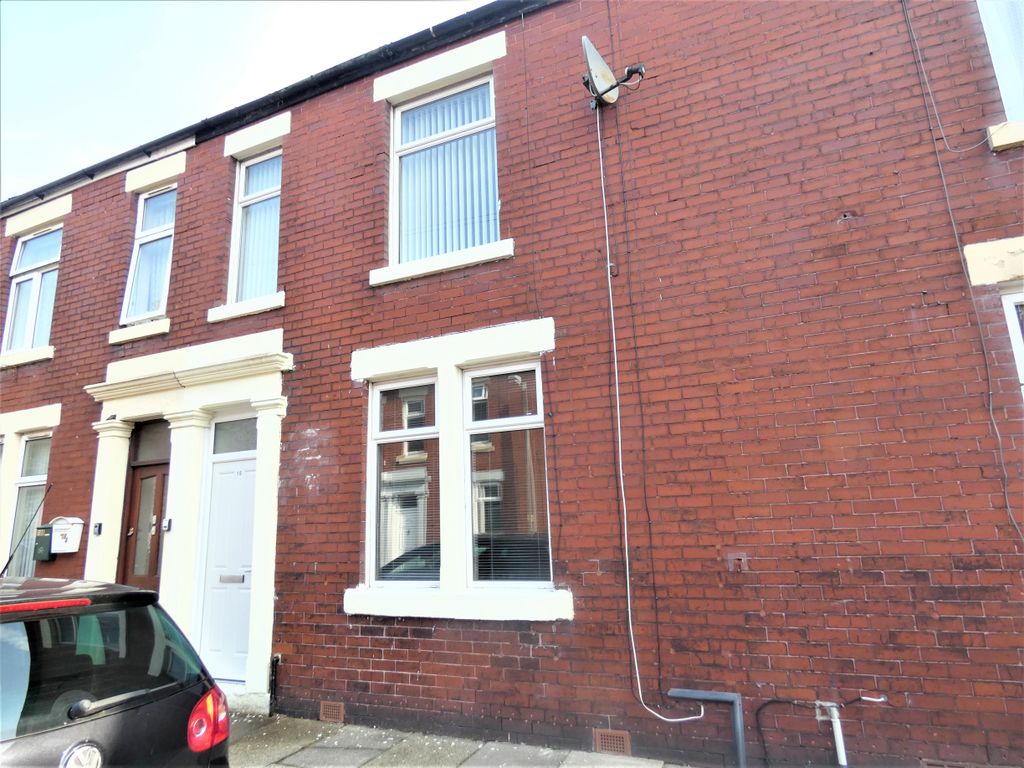 2 bed terraced house to rent in King Street, Lostock Hall, Preston PR5, £750 pcm