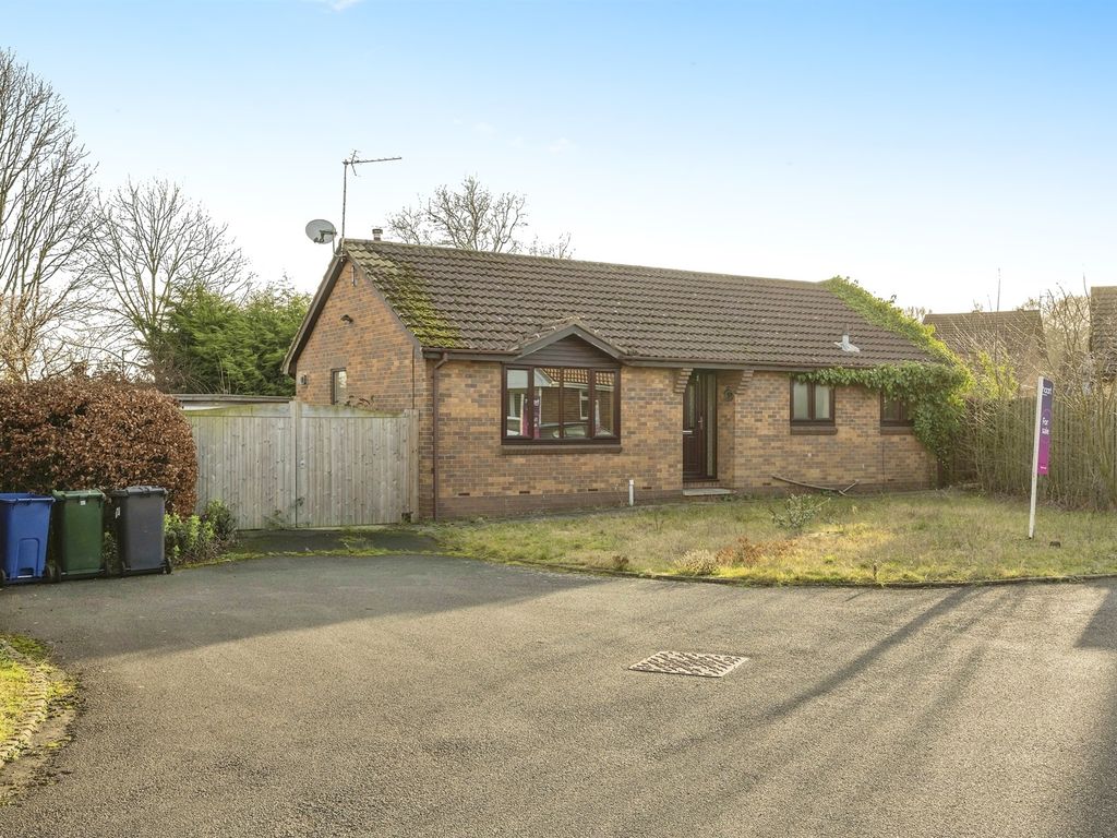 3 bed detached bungalow for sale in Lytham Close, Bessacarr, Doncaster DN4, £240,000