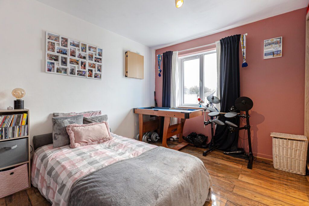 3 bed terraced house for sale in Calder Court, Stirling FK7, £165,000