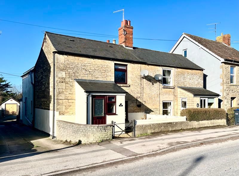 2 bed cottage for sale in Oxford Road, Calne SN11, £345,000