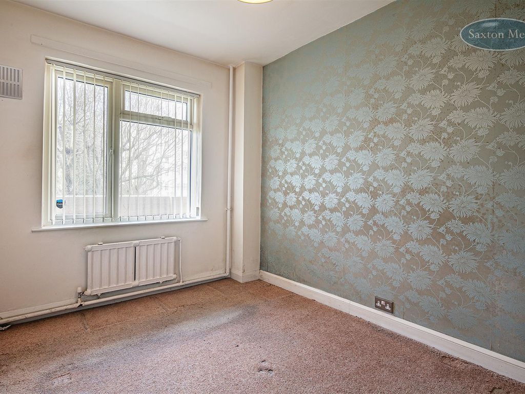 2 bed flat for sale in Bradfield Road, Hillsborough, Sheffield S6, £75,000