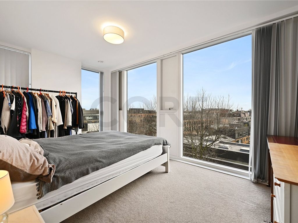 3 bed flat to rent in London Lane, London Fields, London E8, £4,200 pcm