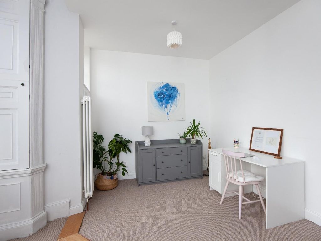 1 bed flat for sale in Kensington Place, Bath BA1, £350,000