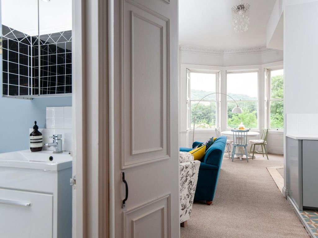 1 bed flat for sale in Kensington Place, Bath BA1, £350,000