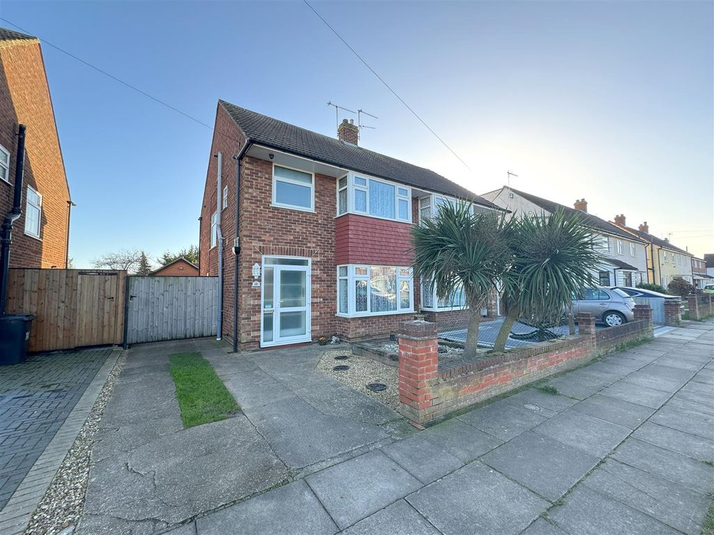 3 bed semi-detached house for sale in Roxburgh Road, Ipswich IP4, £295,000