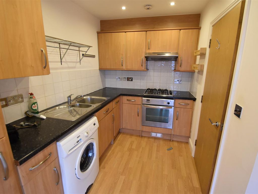 2 bed flat to rent in Knowle Road, Totterdown, Bristol BS4, £1,295 pcm