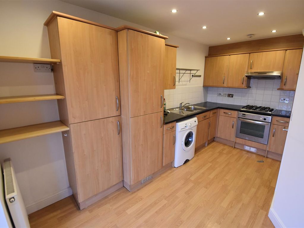 2 bed flat to rent in Knowle Road, Totterdown, Bristol BS4, £1,295 pcm