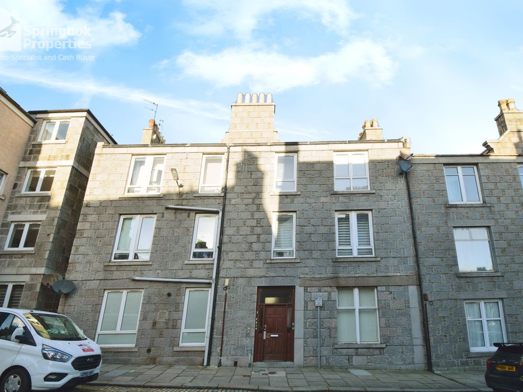 1 bed flat for sale in Ashvale Place, Aberdeen, Aberdeen AB10, £40,000