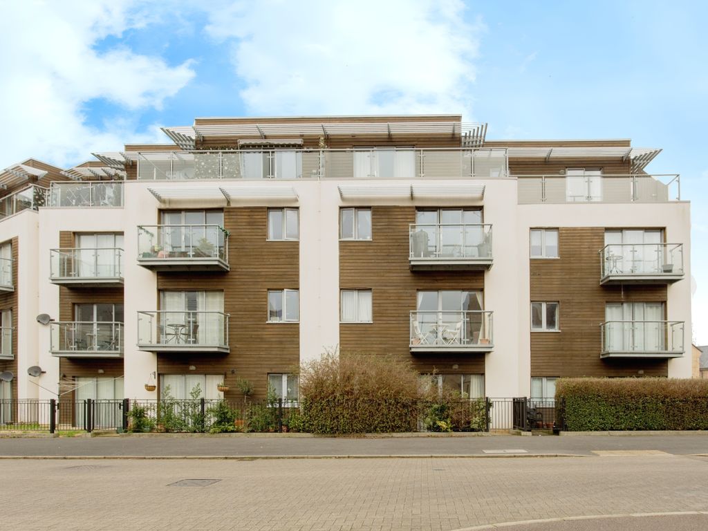 1 bed flat to rent in Chieftain Way, Cambridge CB4, £1,295 pcm