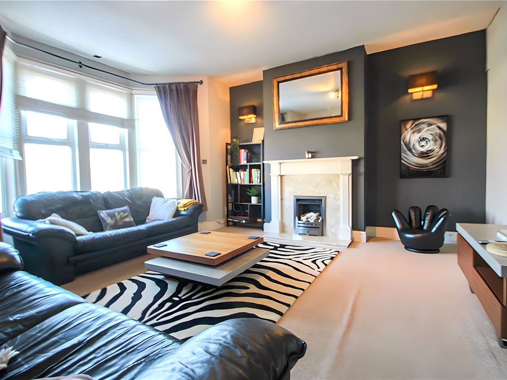 2 bed maisonette to rent in Muller Road, Horfield, Bristol BS7, £1,575 pcm