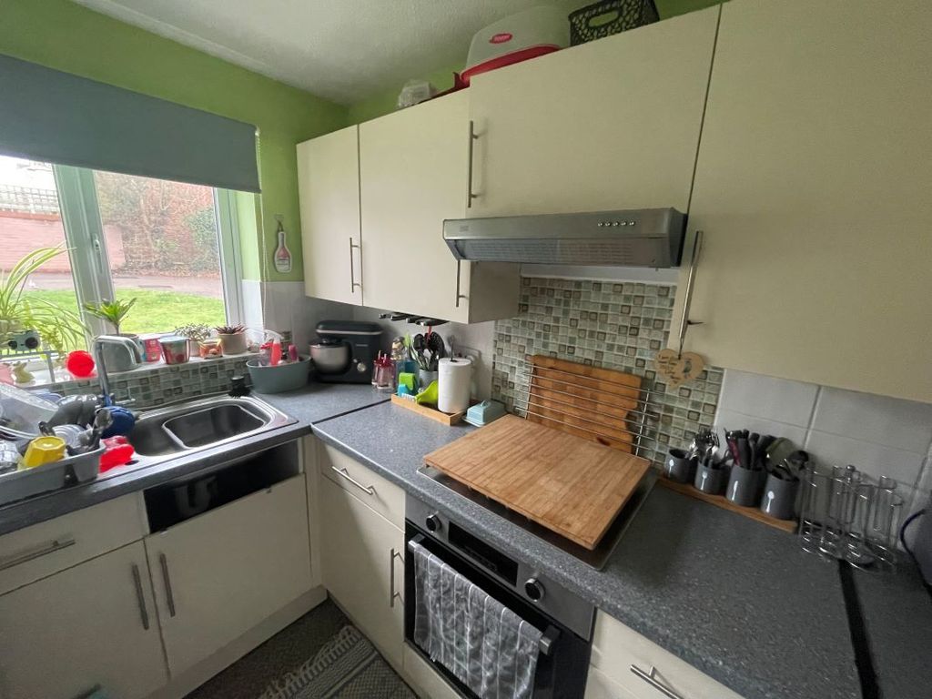 3 bed end terrace house for sale in 18 Rivetts Close, Olney, Buckinghamshire MK46, £220,000