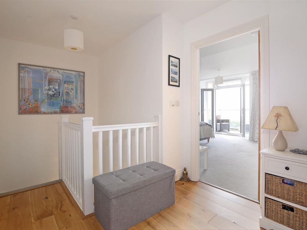 2 bed flat for sale in Wellington Terrace, Clevedon BS21, £525,000