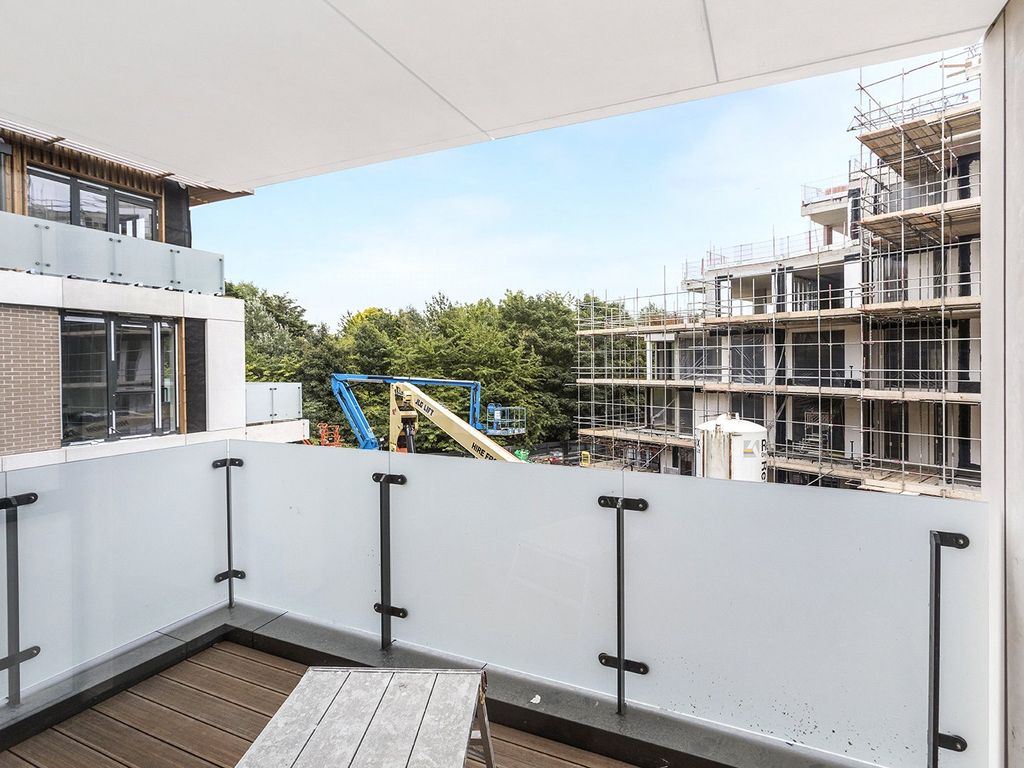 2 bed flat for sale in Sitka House, 20 Quebec Way, London SE16, £675,000