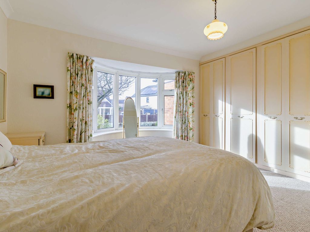 4 bed detached bungalow for sale in Oaklands Gardens, Doncaster DN4, £400,000