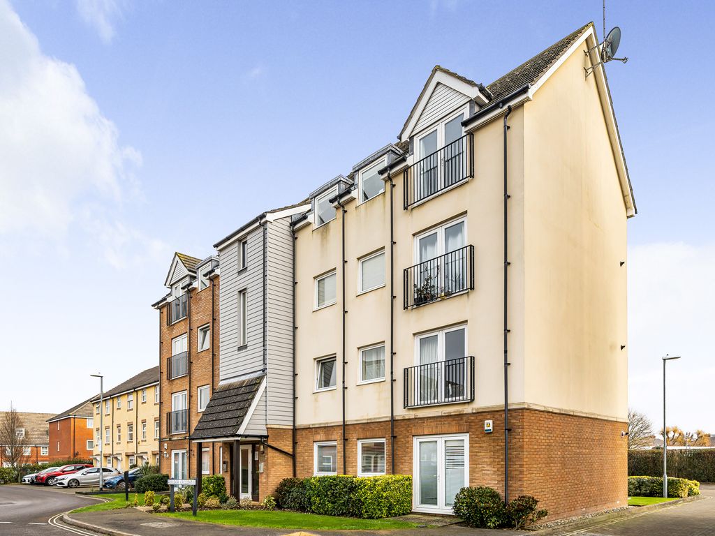 2 bed flat for sale in Tudor Crescent, Portsmouth PO6, £185,000
