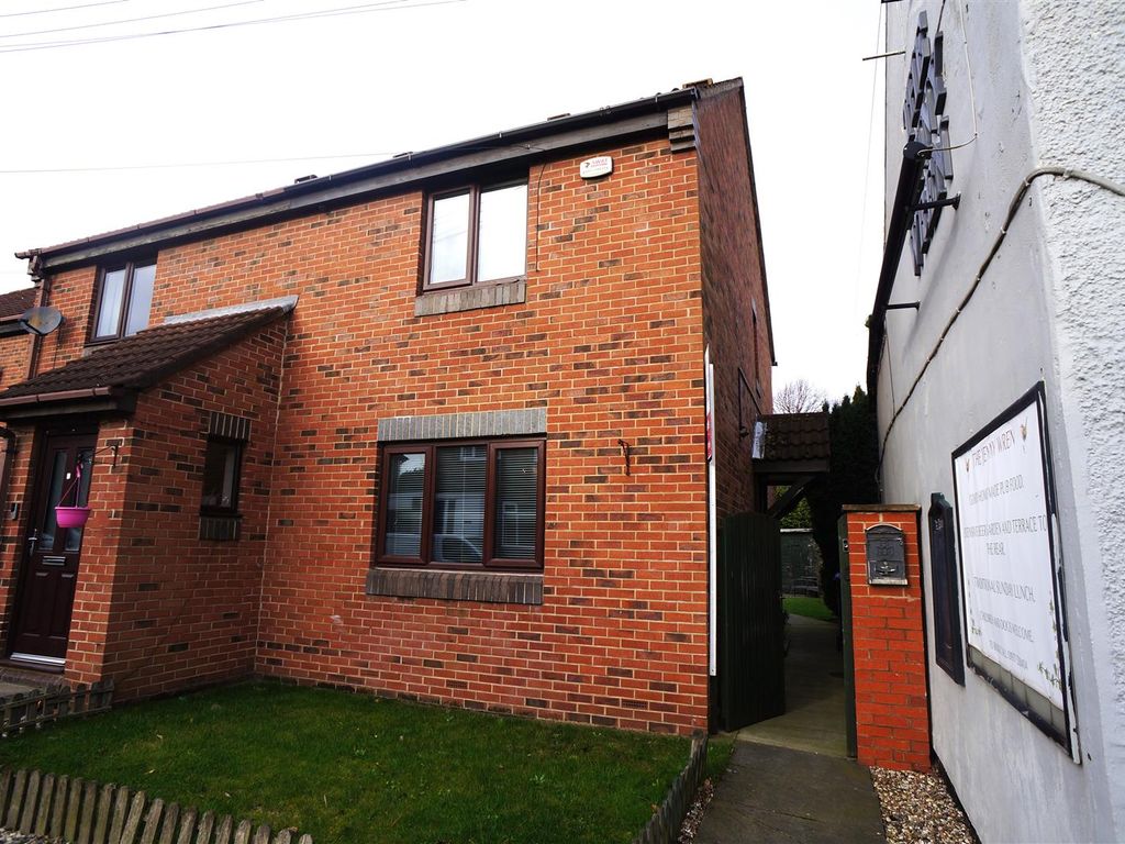 2 bed town house for sale in Main Street, Beal, Goole DN14, £170,000