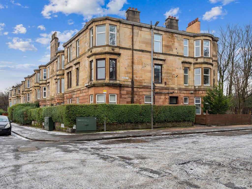 2 bed flat for sale in Porter Street, Cessnock, Glasgow G51, £109,000