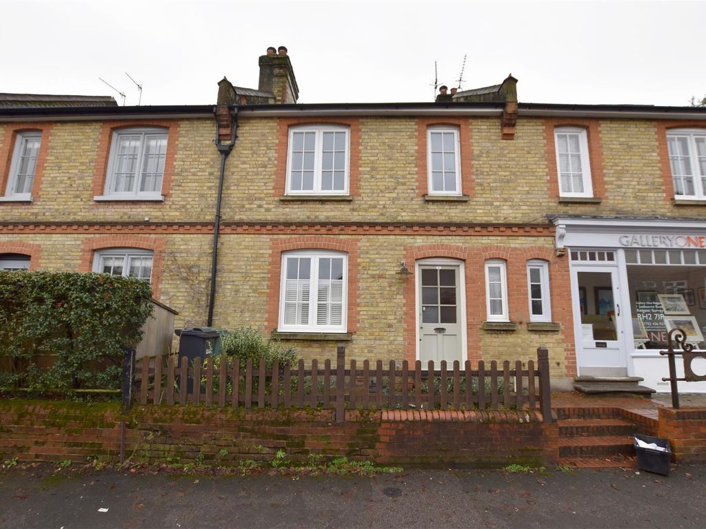 3 bed property to rent in Lesbourne Road, Reigate RH2, £1,850 pcm