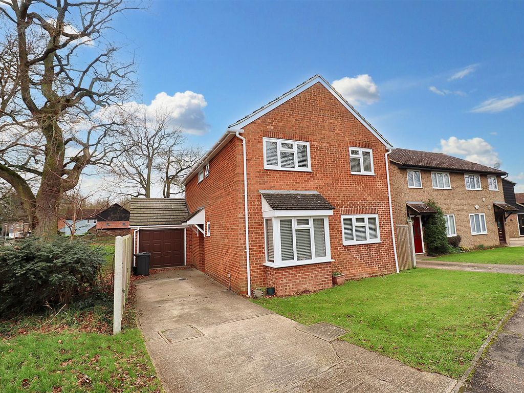 4 bed detached house for sale in Derwent Way, Great Notley, Braintree CM77, £525,000