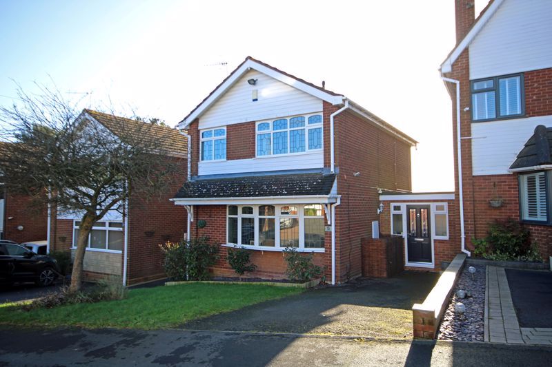3 bed link-detached house for sale in Drakes Hill Close, Wollaston, Stourbridge DY8, £375,000