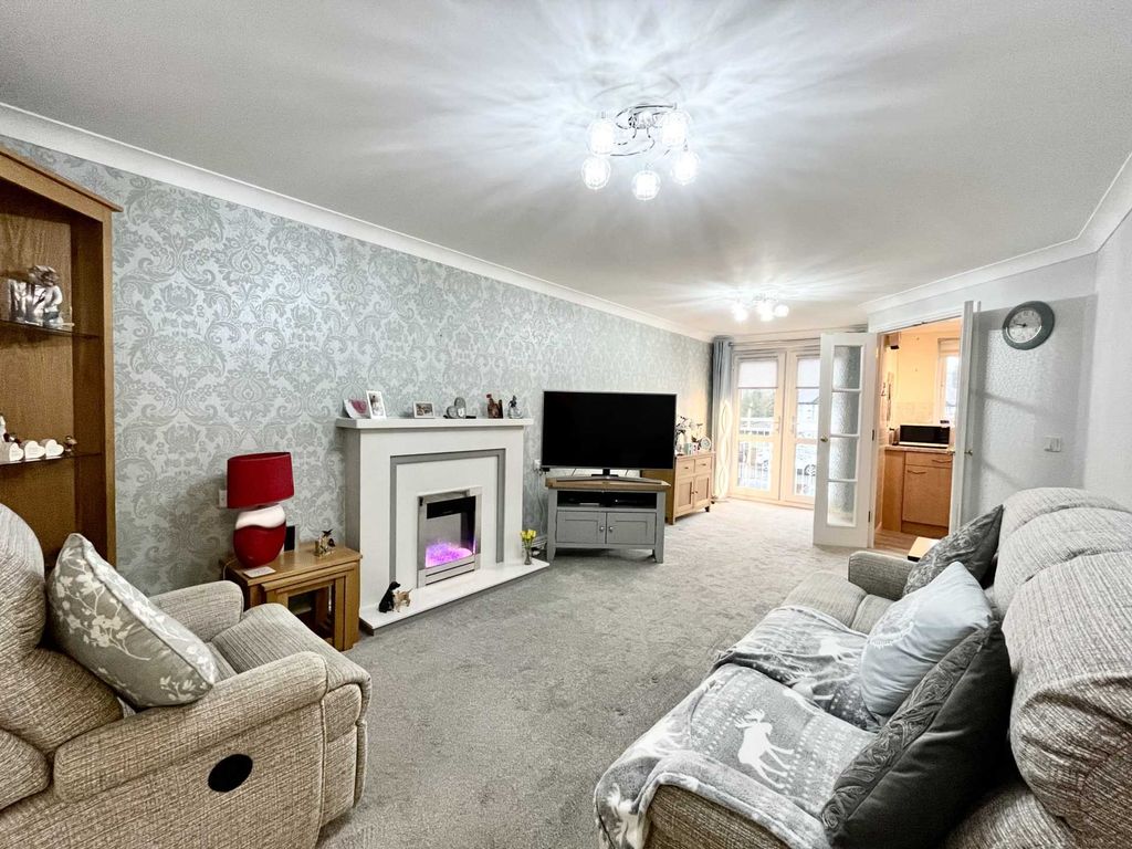 2 bed flat for sale in Henbury Court, Kiln Lane WA10, £199,950