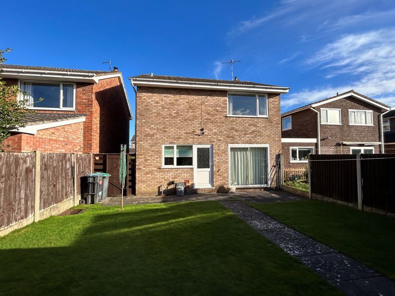 3 bed detached house for sale in Ffordd Llywelyn, Wrexham LL12, £220,000