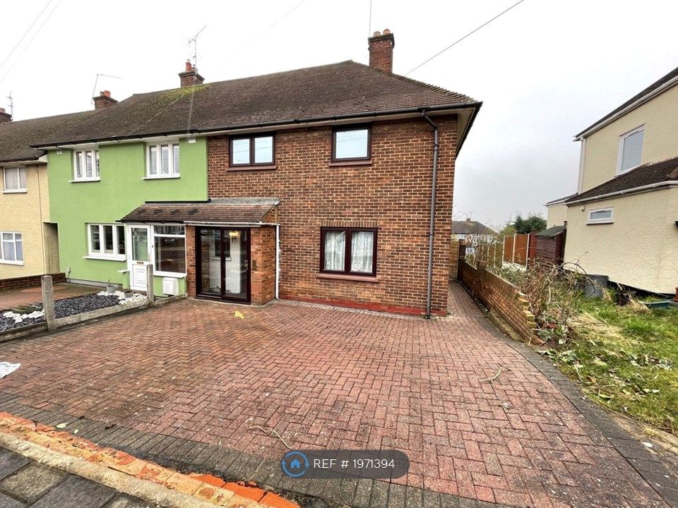 3 bed semi-detached house to rent in Bartlow Gardens, Romford RM5, £2,200 pcm