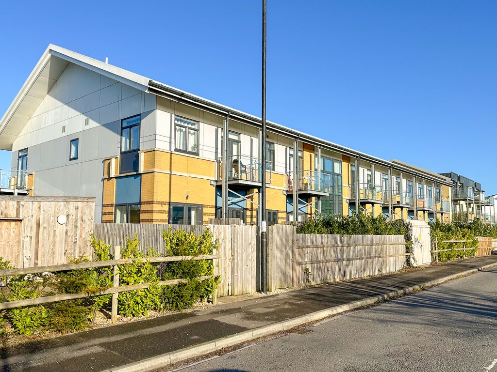 1 bed flat for sale in Serbert Close, Portishead, North Somerset BS20, £235,000