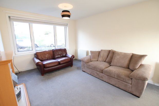 2 bed flat to rent in Charles Crescent, Glasgow G63, £800 pcm
