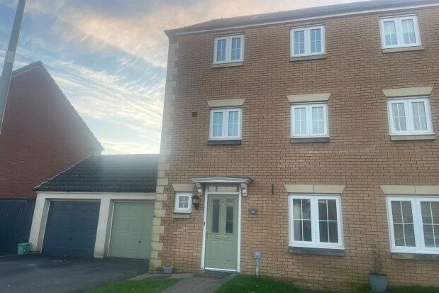 4 bed property to rent in Tir Yr Yspyty, Llanelli SA14, £1,300 pcm