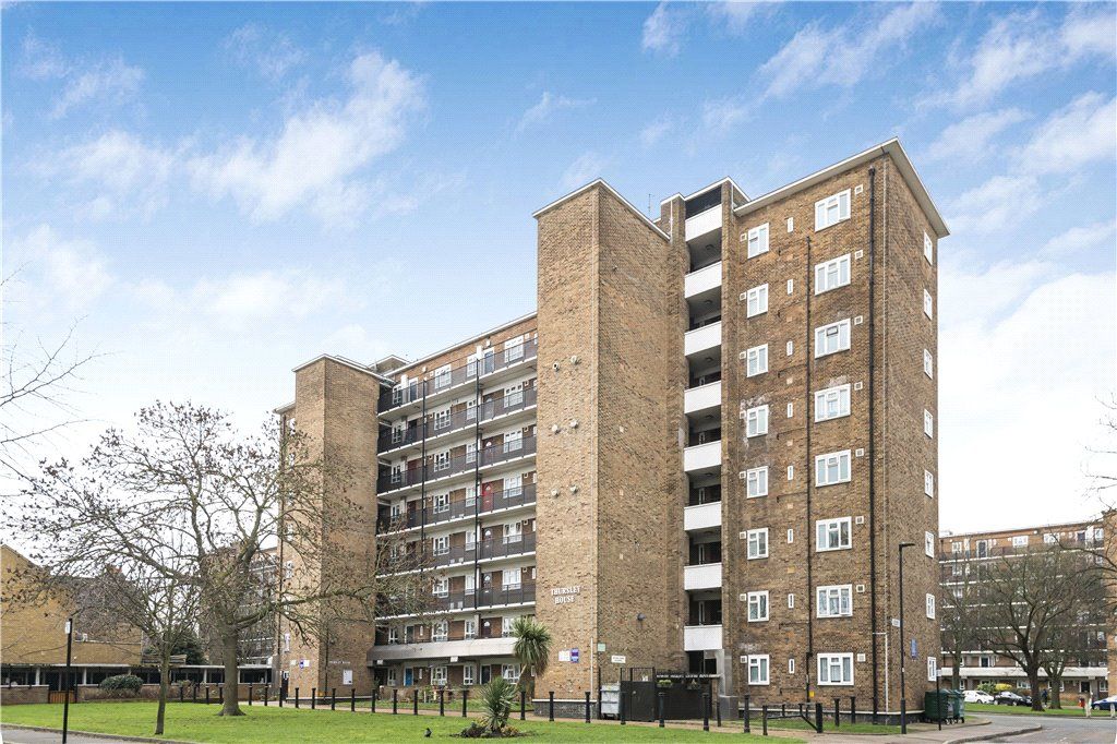 2 bed flat for sale in Holmewood Gardens, London SW2, £350,000