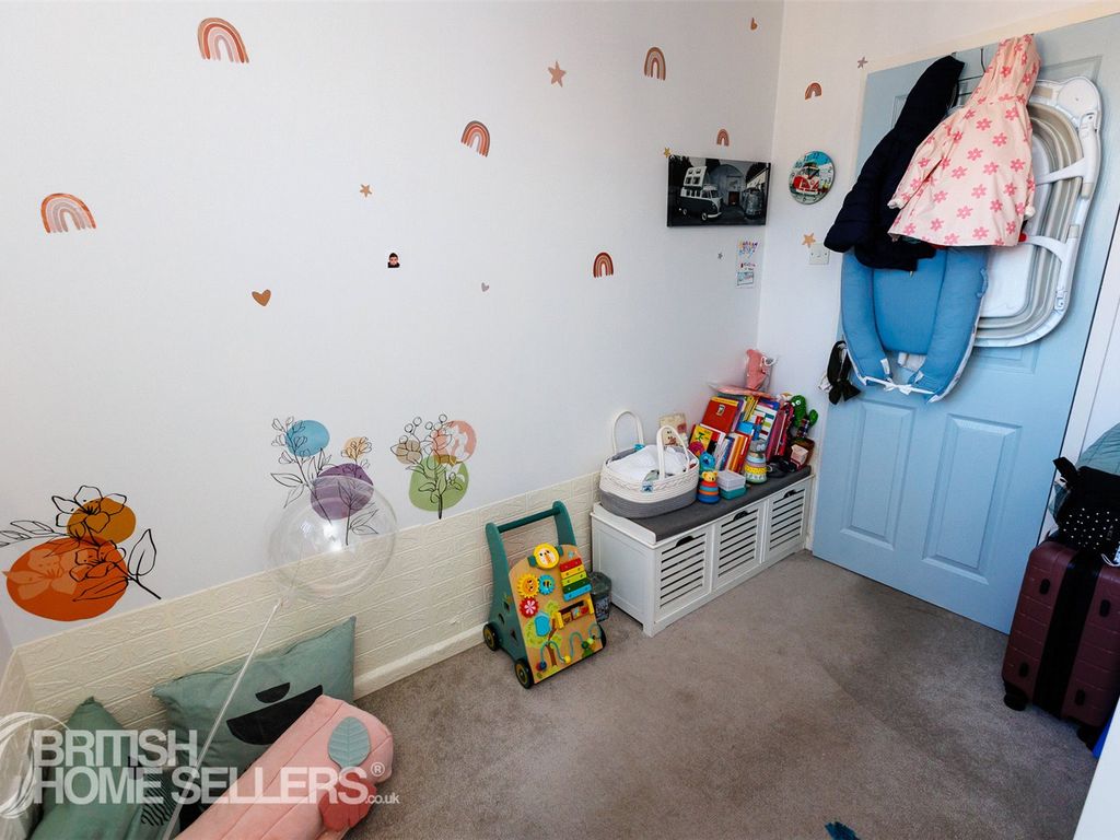 2 bed flat for sale in Speedwell Close, Cambridge, Cambridgeshire CB1, £270,000