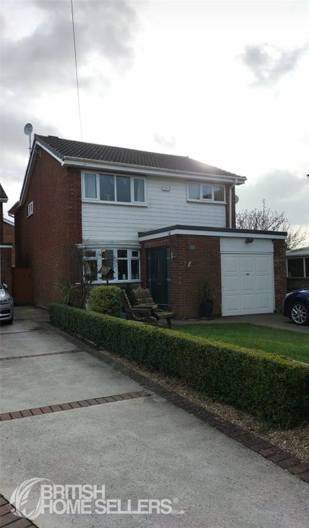 4 bed detached house for sale in Winston Way, Brigg, Lincolnshire DN20, £235,000