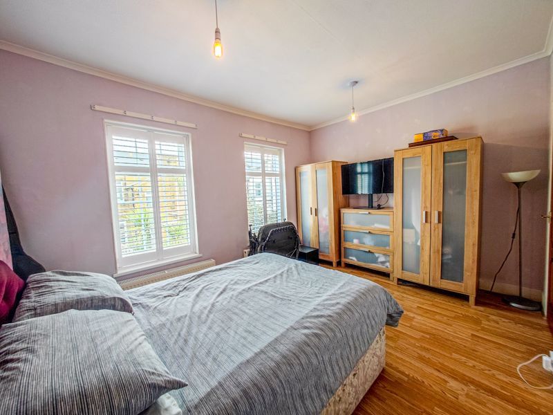 2 bed terraced house for sale in Swingate Lane, London SE18, £360,000