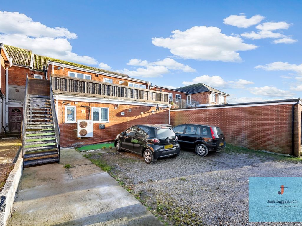 Studio to rent in Lustrells Vale, Saltdean, Brighton BN2, £1,200 pcm