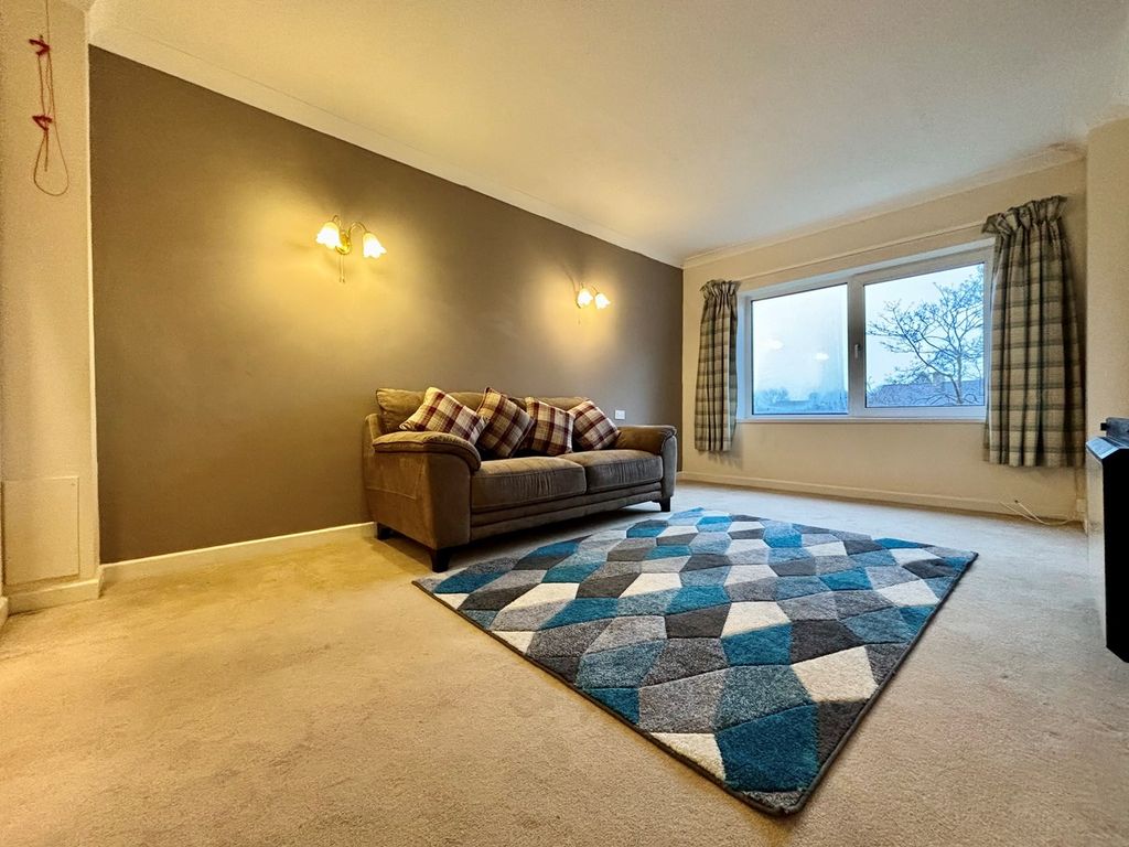 1 bed flat for sale in Bryngwyn Road, Newport NP20, £70,000