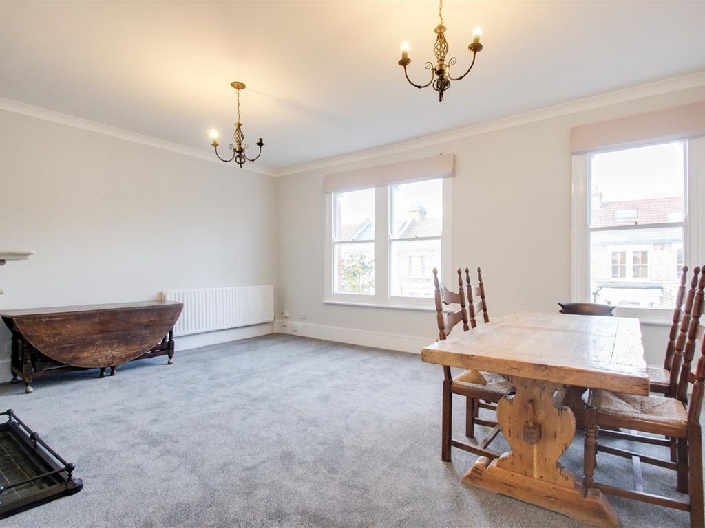 3 bed flat for sale in Ringstead Road, Catford, London SE6, £425,000