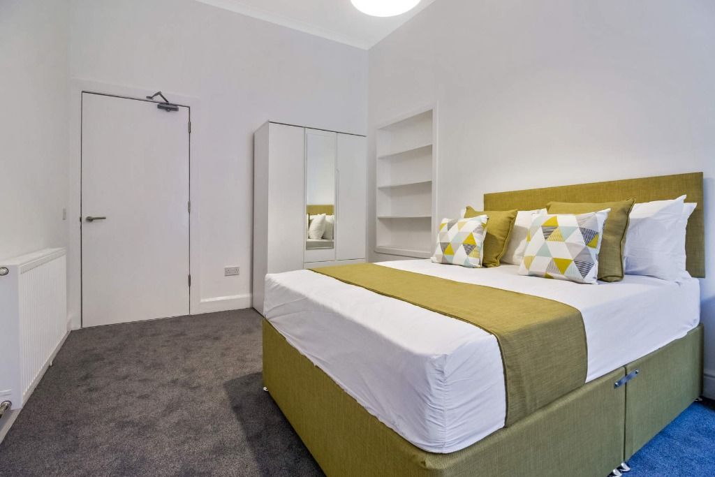 3 bed flat to rent in East Preston Street, Newington, Edinburgh EH8, £2,255 pcm