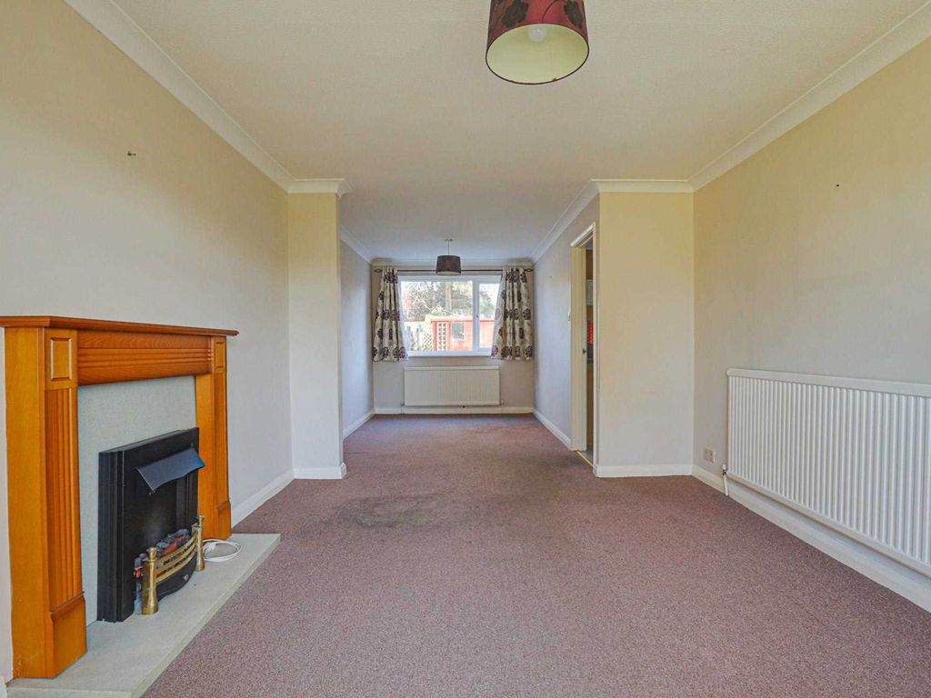 3 bed town house for sale in Langford Close, Emmer Green, Reading RG4, £399,950