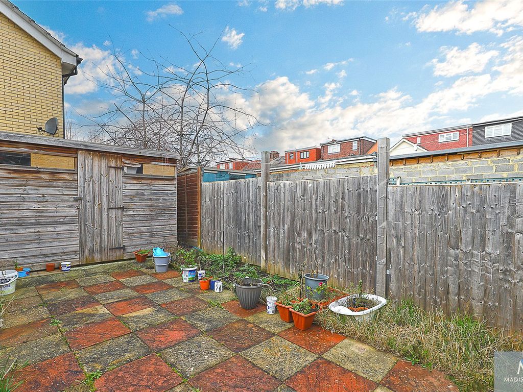 2 bed terraced house for sale in Griggs Close, Ilford IG3, £400,000