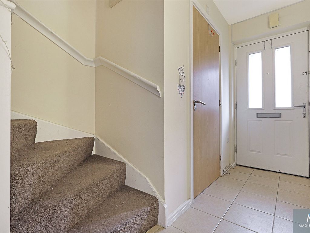 2 bed terraced house for sale in Griggs Close, Ilford IG3, £400,000